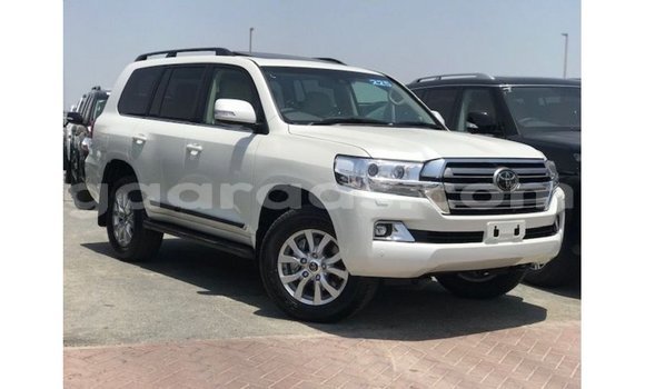 Buy Import Toyota Land Cruiser White Car in Import - Dubai in Dakar