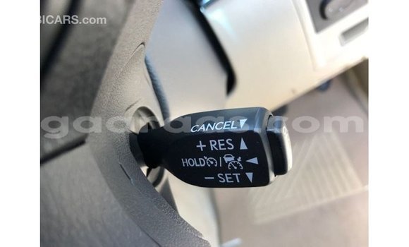 Acheter Import Voiture Toyota Land Cruiser Blanc à Import - Dubai, Dakar Acheter Import Voiture Toyota Land Cruiser Blanc à Import - Dubai, Dakar