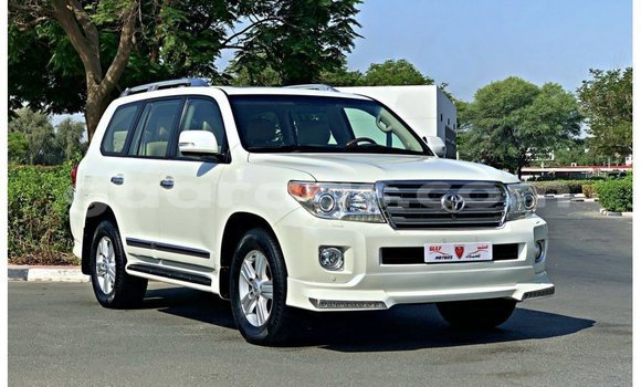 Acheter Import Voiture Toyota Land Cruiser Blanc à Import - Dubai, Dakar Acheter Import Voiture Toyota Land Cruiser Blanc à Import - Dubai, Dakar