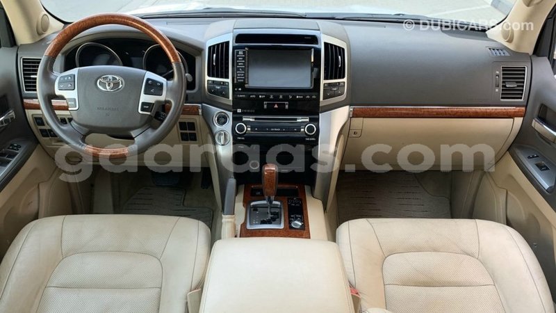 Big with watermark toyota land cruiser dakar import dubai 6357