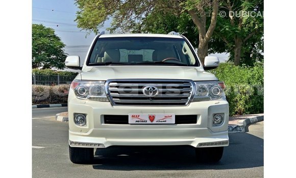 Acheter Import Voiture Toyota Land Cruiser Blanc à Import - Dubai, Dakar Acheter Import Voiture Toyota Land Cruiser Blanc à Import - Dubai, Dakar