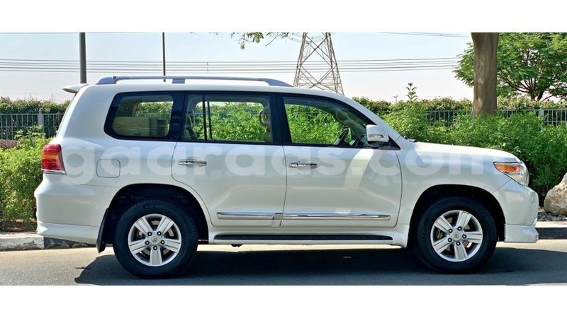 Big with watermark toyota land cruiser dakar import dubai 6357