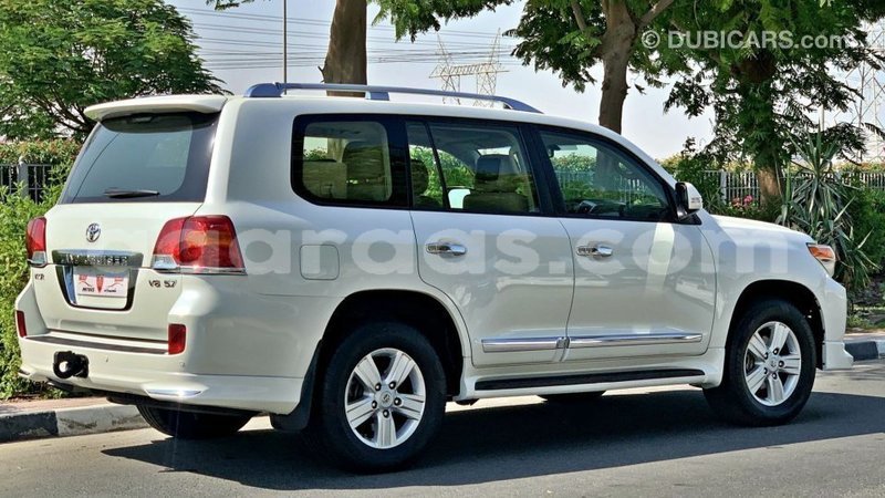 Big with watermark toyota land cruiser dakar import dubai 6357