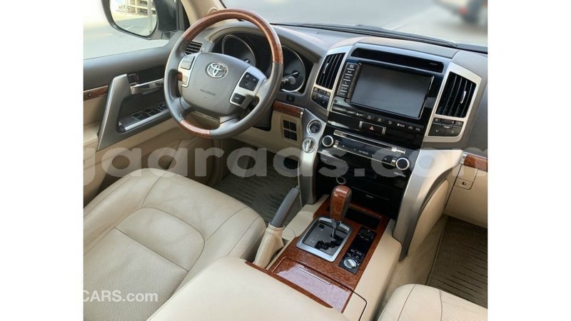 Big with watermark toyota land cruiser dakar import dubai 6357