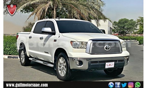 Buy Import Toyota Tundra White Car in Import - Dubai in Dakar