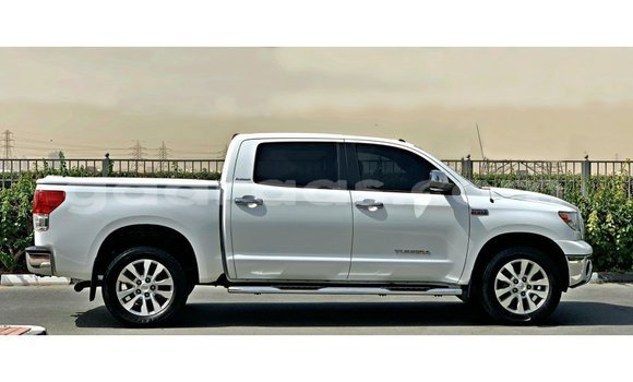 Acheter Import Voiture Toyota Tundra Blanc à Import - Dubai, Dakar Acheter Import Voiture Toyota Tundra Blanc à Import - Dubai, Dakar