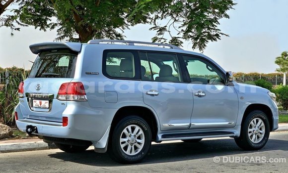 Acheter Import Voiture Toyota Land Cruiser Bleu à Import - Dubai, Dakar Acheter Import Voiture Toyota Land Cruiser Bleu à Import - Dubai, Dakar