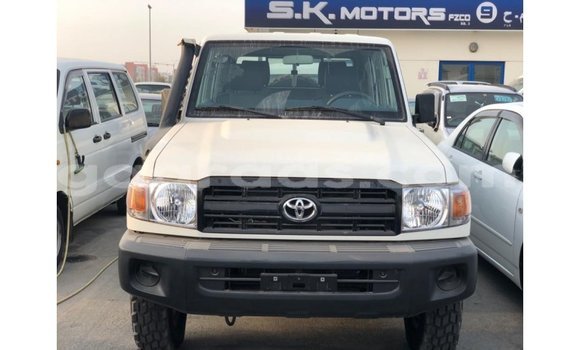 Buy Import Toyota Land Cruiser White Car in Import - Dubai in Dakar