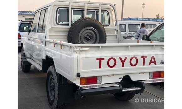 Dieundeu Imported Toyota Land Cruiser White Auto in Import - Dubai in Dakar Dieundeu Imported Toyota Land Cruiser White Auto in Import - Dubai in Dakar