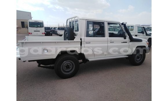 Dieundeu Imported Toyota Land Cruiser White Auto in Import - Dubai in Dakar Dieundeu Imported Toyota Land Cruiser White Auto in Import - Dubai in Dakar