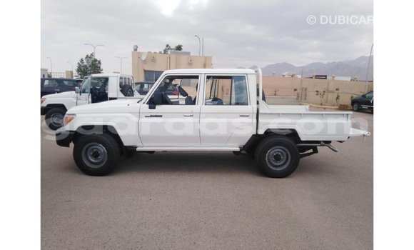 Dieundeu Imported Toyota Land Cruiser White Auto in Import - Dubai in Dakar Dieundeu Imported Toyota Land Cruiser White Auto in Import - Dubai in Dakar
