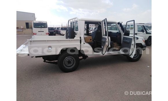 Dieundeu Imported Toyota Land Cruiser White Auto in Import - Dubai in Dakar Dieundeu Imported Toyota Land Cruiser White Auto in Import - Dubai in Dakar