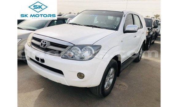 Acheter Import Voiture Toyota Fortuner Blanc à Import - Dubai, Dakar