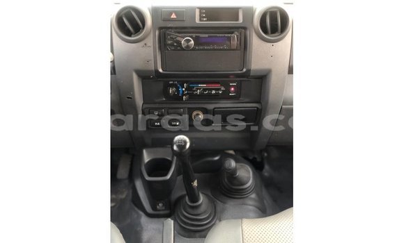 Dieundeu Imported Toyota Land Cruiser White Auto in Import - Dubai in Dakar Dieundeu Imported Toyota Land Cruiser White Auto in Import - Dubai in Dakar