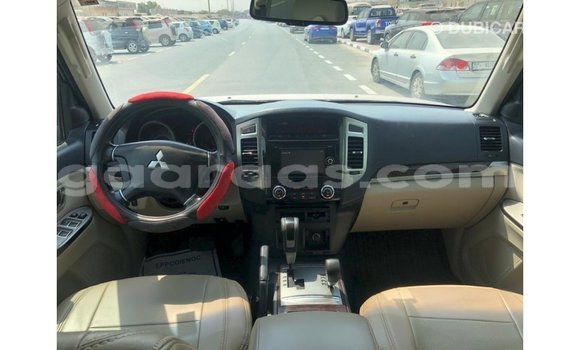 Buy Import Mitsubishi Pajero Red Car in Import - Dubai in Dakar Buy Import Mitsubishi Pajero Red Car in Import - Dubai in Dakar