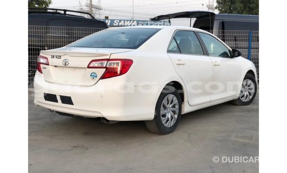 Dieundeu Imported Toyota Camry White Auto in Import - Dubai in Dakar Dieundeu Imported Toyota Camry White Auto in Import - Dubai in Dakar