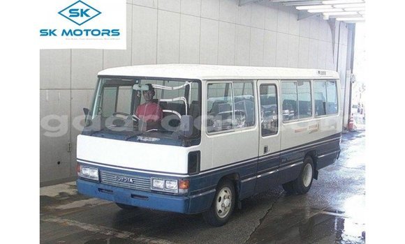 Acheter Import Voiture Toyota Coaster Blanc à Import - Dubai, Dakar