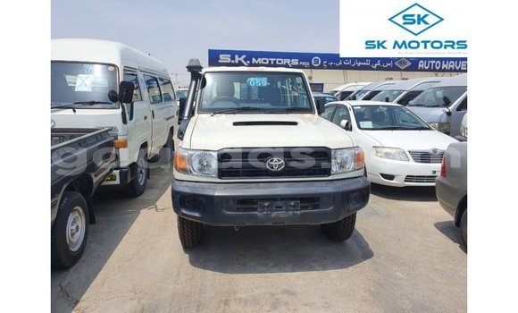 Acheter Import Voiture Toyota Land Cruiser Blanc à Import - Dubai, Dakar