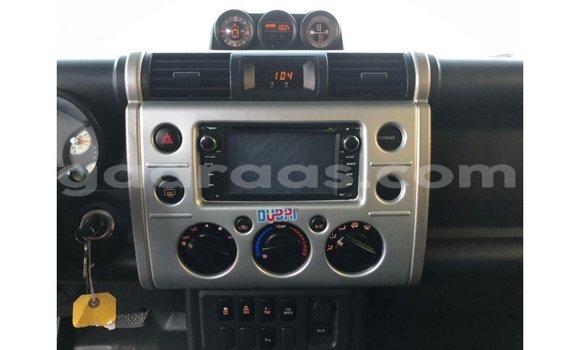 Buy Import Toyota FJ Cruiser White Car in Import - Dubai in Dakar Buy Import Toyota FJ Cruiser White Car in Import - Dubai in Dakar