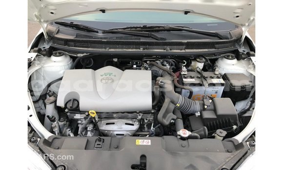 Acheter Import Voiture Toyota Yaris Blanc à Import - Dubai, Dakar Acheter Import Voiture Toyota Yaris Blanc à Import - Dubai, Dakar