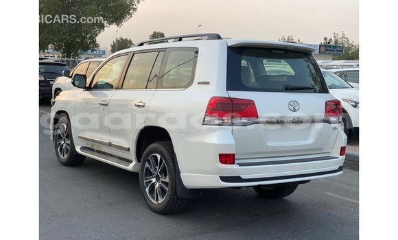 Dieundeu Imported Toyota Land Cruiser White Auto in Import - Dubai in Dakar Dieundeu Imported Toyota Land Cruiser White Auto in Import - Dubai in Dakar