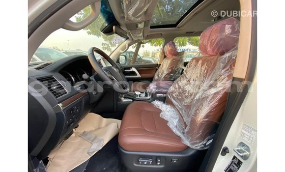 Dieundeu Imported Toyota Land Cruiser White Auto in Import - Dubai in Dakar Dieundeu Imported Toyota Land Cruiser White Auto in Import - Dubai in Dakar