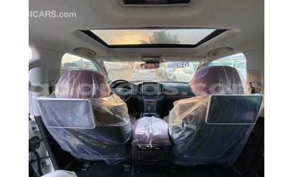 Dieundeu Imported Toyota Land Cruiser White Auto in Import - Dubai in Dakar Dieundeu Imported Toyota Land Cruiser White Auto in Import - Dubai in Dakar