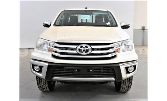 Acheter Import Voiture Toyota Hilux Blanc à Import - Dubai, Dakar Acheter Import Voiture Toyota Hilux Blanc à Import - Dubai, Dakar