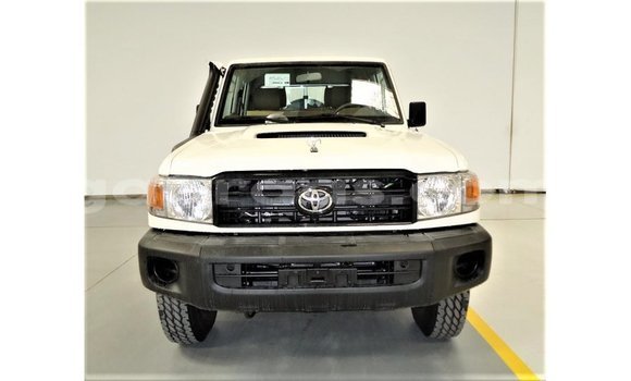 Buy Import Toyota Land Cruiser White Car in Import - Dubai in Dakar Buy Import Toyota Land Cruiser White Car in Import - Dubai in Dakar