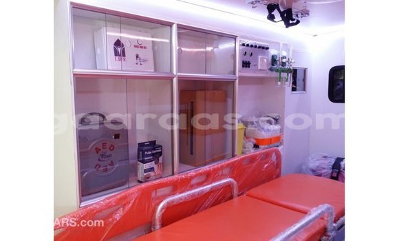 Buy Import Toyota Hiace White Car in Import - Dubai in Dakar Buy Import Toyota Hiace White Car in Import - Dubai in Dakar