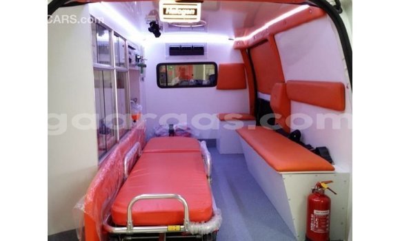 Buy Import Toyota Hiace White Car in Import - Dubai in Dakar Buy Import Toyota Hiace White Car in Import - Dubai in Dakar