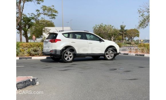 Acheter Import Voiture Toyota 4Runner Blanc à Import - Dubai, Dakar Acheter Import Voiture Toyota 4Runner Blanc à Import - Dubai, Dakar