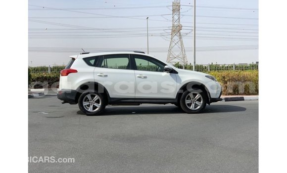Acheter Import Voiture Toyota 4Runner Blanc à Import - Dubai, Dakar Acheter Import Voiture Toyota 4Runner Blanc à Import - Dubai, Dakar