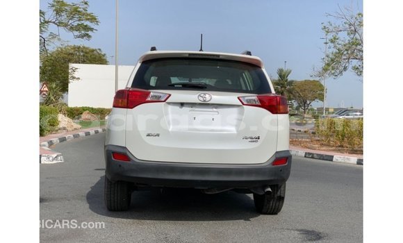 Acheter Import Voiture Toyota 4Runner Blanc à Import - Dubai, Dakar Acheter Import Voiture Toyota 4Runner Blanc à Import - Dubai, Dakar