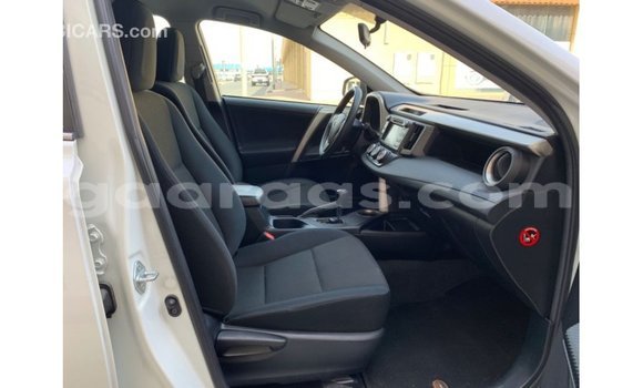 Acheter Import Voiture Toyota 4Runner Blanc à Import - Dubai, Dakar Acheter Import Voiture Toyota 4Runner Blanc à Import - Dubai, Dakar