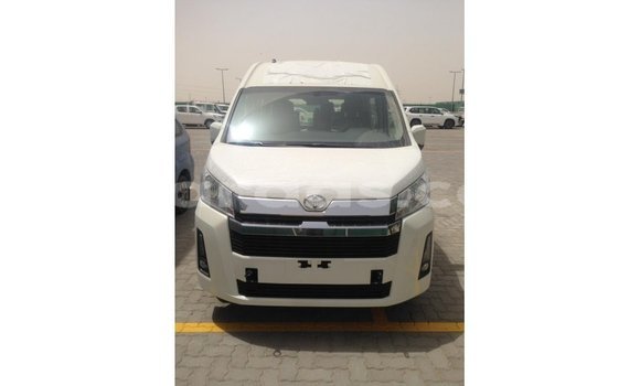 Dieundeu Imported Toyota Hiace White Auto in Import - Dubai in Dakar Dieundeu Imported Toyota Hiace White Auto in Import - Dubai in Dakar