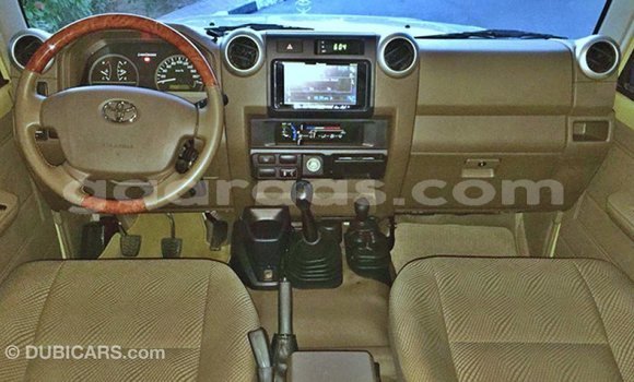 Acheter Import Voiture Toyota Land Cruiser Beige à Import - Dubai, Dakar Acheter Import Voiture Toyota Land Cruiser Beige à Import - Dubai, Dakar