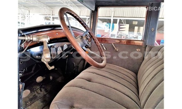 Dieundeu Imported Buick Electra Blue Auto in Import - Dubai in Dakar Dieundeu Imported Buick Electra Blue Auto in Import - Dubai in Dakar