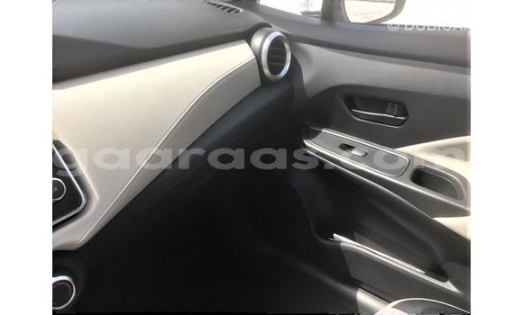 Acheter Import Voiture Nissan Sunny Blanc à Import - Dubai, Dakar Acheter Import Voiture Nissan Sunny Blanc à Import - Dubai, Dakar