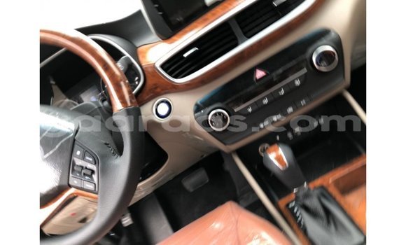 Buy Import Hyundai Tucson White Car in Import - Dubai in Dakar Buy Import Hyundai Tucson White Car in Import - Dubai in Dakar