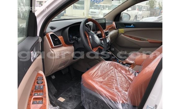 Buy Import Hyundai Tucson White Car in Import - Dubai in Dakar Buy Import Hyundai Tucson White Car in Import - Dubai in Dakar