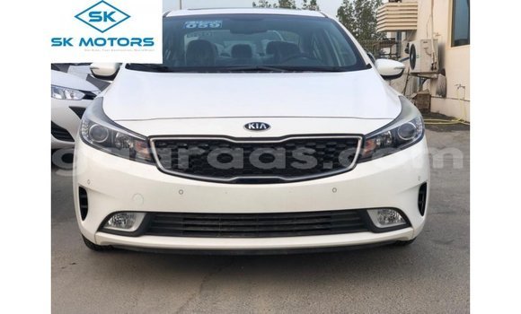 Acheter Import Voiture Kia Cerato Blanc à Import - Dubai, Dakar