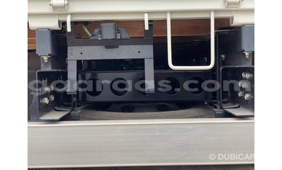 Buy Import Isuzu Rodeo White Car in Import - Dubai in Dakar Buy Import Isuzu Rodeo White Car in Import - Dubai in Dakar