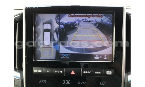 Acheter Import Voiture Toyota Land Cruiser Blanc à Import - Dubai, Dakar Acheter Import Voiture Toyota Land Cruiser Blanc à Import - Dubai, Dakar