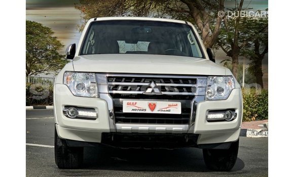 Acheter Import Voiture Mitsubishi Pajero Blanc à Import - Dubai, Dakar Acheter Import Voiture Mitsubishi Pajero Blanc à Import - Dubai, Dakar