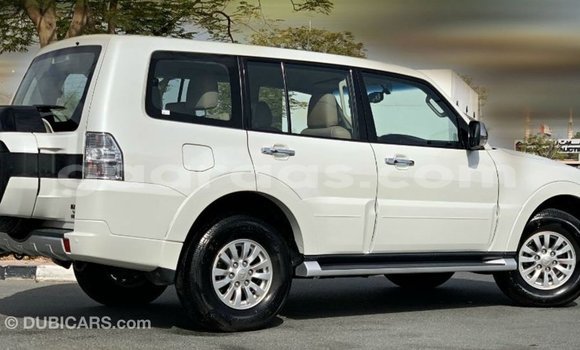 Acheter Import Voiture Mitsubishi Pajero Blanc à Import - Dubai, Dakar Acheter Import Voiture Mitsubishi Pajero Blanc à Import - Dubai, Dakar