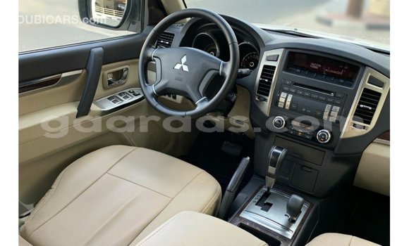 Acheter Import Voiture Mitsubishi Pajero Blanc à Import - Dubai, Dakar Acheter Import Voiture Mitsubishi Pajero Blanc à Import - Dubai, Dakar