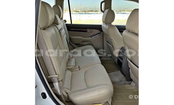 Acheter Import Voiture Toyota Prado Blanc à Import - Dubai, Dakar Acheter Import Voiture Toyota Prado Blanc à Import - Dubai, Dakar