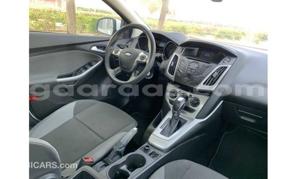 Acheter Import Voiture Ford Focus Blanc à Import - Dubai, Dakar Acheter Import Voiture Ford Focus Blanc à Import - Dubai, Dakar