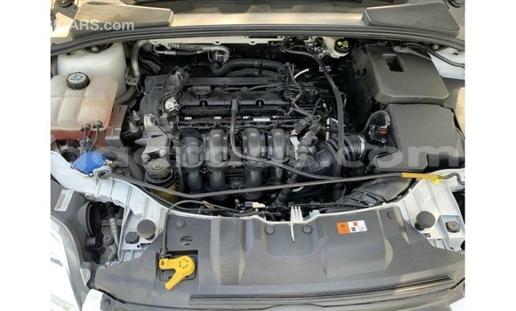 Acheter Import Voiture Ford Focus Blanc à Import - Dubai, Dakar Acheter Import Voiture Ford Focus Blanc à Import - Dubai, Dakar